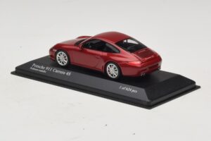 Porsche 911 997 Carrera 4S Red Metallic Minichamps 1:43 400066422 Kov – obrázok 3 z 4