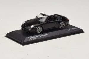 Porsche 911 997 Carrera Kabriolet Black Edition Minichamps 1:43 400066434 Kov – obrázok 2 z 4
