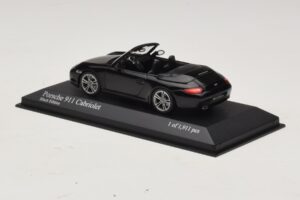 Porsche 911 997 Carrera Kabriolet Black Edition Minichamps 1:43 400066434 Kov – obrázok 3 z 4