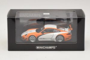 Porsche 911 997 GT3 R Hybrid Presentation 2010 Minichamps 1:43 410108900 Kov – obrázok 4 z 4