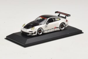 Porsche 911 997 GT3 RSR #9 Presentation 2009 Minichamps 1:43 400096909 Kov – obrázok 2 z 4