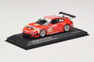 Porsche 911 997 GT3 RSR GT2 #97 M. Holzer / R. Westbrook 24 Hours of Le Mans 2010 Minichamps 1:43 410106997 Kov – obrázok 2 z 4