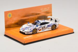 Porsche 911 GT1 #25 B. Wollek / T. Boutsen / H-J. Stuck 24 Hours of Le Mans 1996 Minichamps 1:43 403966625 Kov – obrázok 2 z 5