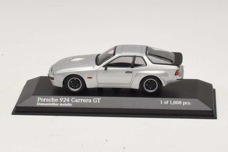 Porsche 924 Carrera GT Strieborný Minichamps 1:43 400066121 Kov