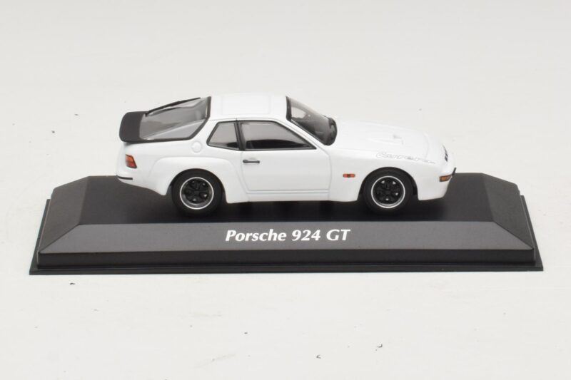 Porsche 924 GT Biely Maxichamps 1:43 940066121 Kov