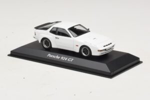 Porsche 924 GT Biely Maxichamps 1:43 940066121 Kov – obrázok 3 z 4