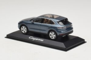 Porsche Cayenne E3 Blue Metallic Minichamps 1:43 WAP0203110J Kov – obrázok 3 z 4