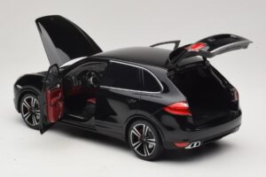 Porsche Cayenne Turbo S 92A Čierna Metalíza Minichamps 1:18 110062100 Kov – obrázok 5 z 8
