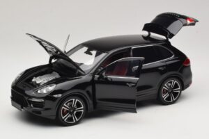 Porsche Cayenne Turbo S 92A Čierna Metalíza Minichamps 1:18 110062100 Kov – obrázok 2 z 8