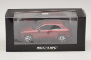 Porsche Macan 95B Červená Metalíza Minichamps 1:43 410062600 Kov – obrázok 4 z 4