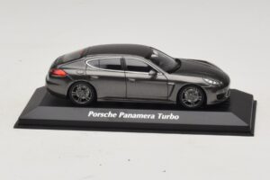 Porsche Panamera 970 Turbo Šedá Metalíza Maxichamps 1:43 940062371 Kov