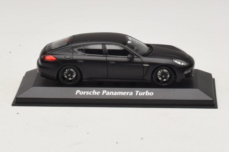 Porsche Panamera 970 Turbo Matná Čierna Maxichamps 1:43 940062370 Kov