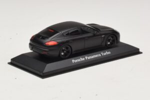 Porsche Panamera 970 Turbo Matná Čierna Maxichamps 1:43 940062370 Kov – obrázok 2 z 4