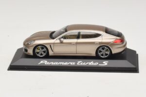Porsche Panamera 970 Turbo S Bronzová Metalíza Minichamps 1:43 WAP0200600E Kov