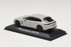 Porsche Panamera GTS 971 Chalk Grey Minichamps 1:43 WAP0207640J Kov – obrázok 3 z 4