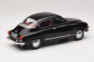 Saab 96 V4 Čierny MCG 1:18 MCG18063 Kov – obrázok 2 z 6