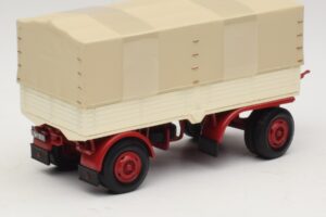 Nákladný Príves Plachta Biely Červený Minichamps 1:43 439159096 Kov – obrázok 2 z 6