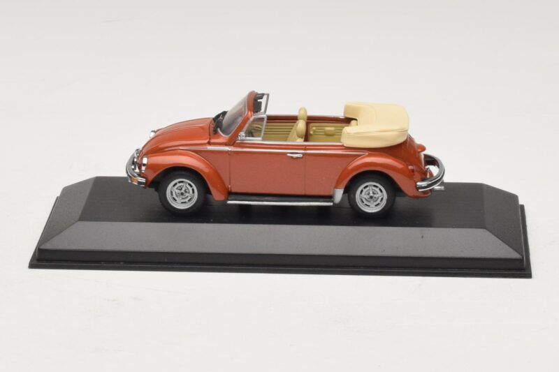 Volkswagen 1200 Kabriolet Hebmuller Červený Minichamps 1:43 Volkswagen 1200 Kabriolet Hebmuller Červený Minichamps 1:43 430052032 Kov
