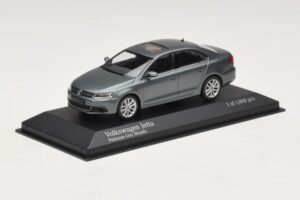Volkswagen Jetta Mk6 Grey Metallic Minichamps 1:43 400059000 Kov – obrázok 2 z 4