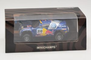 Volkswagen Race Touareg Red Bull #310 J. Kleinschmidt / F. Pons Dakar Rally 2005 Minichamps 1:43 436055310 Kov – obrázok 5 z 5