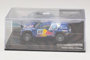Volkswagen Race Touareg Red Bull #317 Gordon / von Zitzewitz Dakar Rally 2005 Minichamps 1:43 436055317 Kov – obrázok 4 z 5