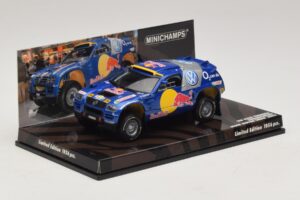 Volkswagen Race Touareg Red Bull Presentation Essen Motor Show 2004 Minichamps 1:43 436045300 Kov – obrázok 2 z 5