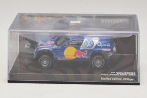 Volkswagen Race Touareg Red Bull Presentation Essen Motor Show 2004 Minichamps 1:43 436045300 Kov – obrázok 4 z 5
