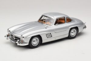 Mercedes 300 SL W198 Gullwing strieborný Norev 1:18 183857 Kov