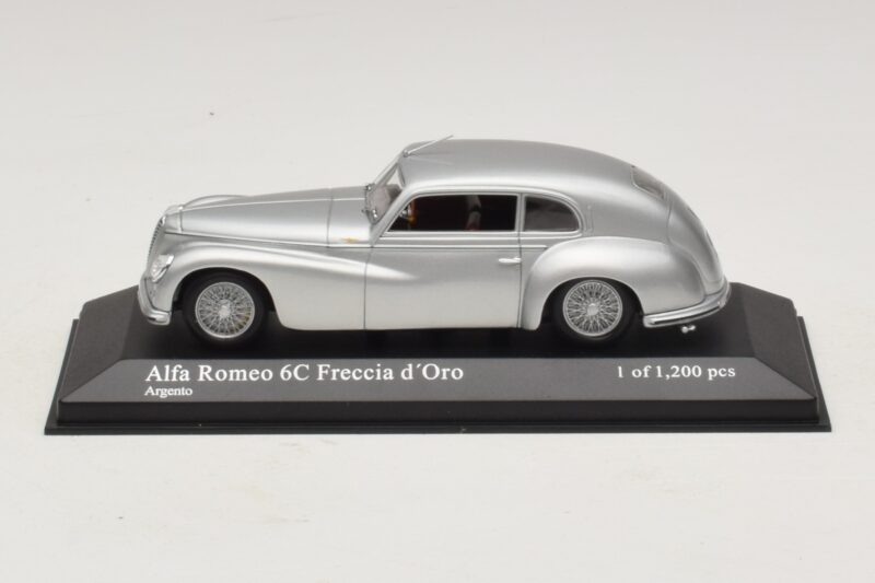 Alfa Romeo 6C 2500 Freccia d'Oro Strieborný Minichamps 1:43 400120480 Kov