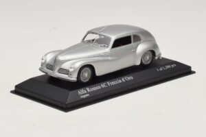Alfa Romeo 6C 2500 Freccia d'Oro Strieborný Minichamps 1:43 400120480 Kov – obrázok 2 z 5