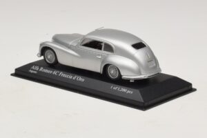 Alfa Romeo 6C 2500 Freccia d'Oro Strieborný Minichamps 1:43 400120480 Kov – obrázok 3 z 5