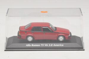 Alfa Romeo 75 V6 3.0 America Červený Maxichamps 1:43 940120461 Kov – obrázok 4 z 5