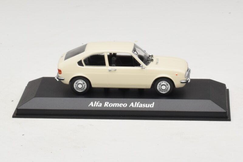 Alfa Romeo Alfasud Biely Maxichamps 1:43 940120101 Kov
