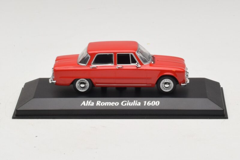 Alfa Romeo Giulia 1600 Červený Maxichamps 1:43 940120901 Kov