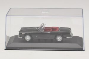 Alfa Romeo Giulia Spider Čierny Minichamps 1:43 400120730 Kov – obrázok 4 z 5