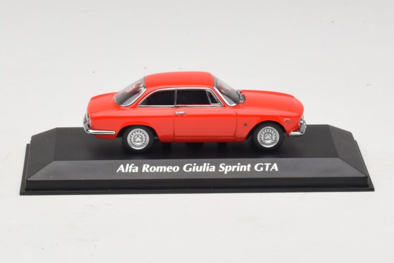 Alfa Romeo Giulia Sprint GTA Červený Maxichamps 1:43 940120440 Kov