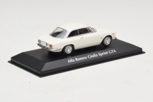 Alfa Romeo Giulia Sprint GTA Biely Maxichamps 1:43 940120441 Kov – obrázok 2 z 5
