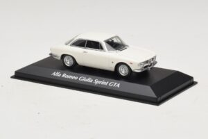 Alfa Romeo Giulia Sprint GTA Biely Maxichamps 1:43 940120441 Kov – obrázok 3 z 5