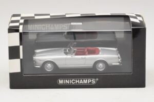 Alfa Romeo Spider 916 3.2 V6 24V Strieborný Minichamps 1:43 400120330 Kov – obrázok 4 z 5