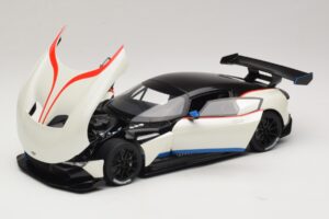 Aston Martin Vulcan Stratus White S Modrými a Červenými Pruhmi AUTOart 1:18 70261 Kompozit – obrázok 2 z 8