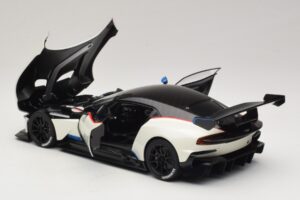 Aston Martin Vulcan Stratus White S Modrými a Červenými Pruhmi AUTOart 1:18 70261 Kompozit – obrázok 5 z 8