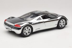 Audi Avus Quattro Chrome Silver Revell 1:18 08830 Kov – obrázok 3 z 8