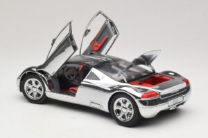 Audi Avus Quattro Chrome Silver Revell 1:18 08830 Kov – obrázok 5 z 8