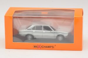 BMW 520 E12 Svetlomodrá Metalíza Maxichamps 1:43 940023002 Diecast – obrázok 5 z 5