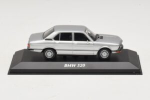 BMW 520 E12 Strieborný Maxichamps 1:43 940023000 Diecast