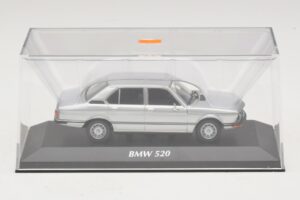 BMW 520 E12 Strieborný Maxichamps 1:43 940023000 Diecast – obrázok 4 z 5