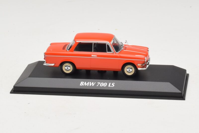 BMW 700 LS Červený Maxichamps 1:43 940023701 Kov