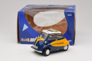 BMW Isetta 250 Lufthansa Revell 1:18 08926 Kov – obrázok 8 z 8