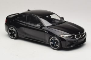 BMW M2 F87 Čierna Metalíza Minichamps 1:18 155026100 Diecast – obrázok 4 z 6
