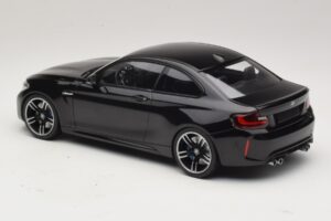 BMW M2 F87 Čierna Metalíza Minichamps 1:18 155026100 Diecast – obrázok 5 z 6